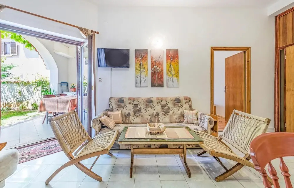 Amazing Apartment in Vinkuran With Wifi and 1 Bedrooms