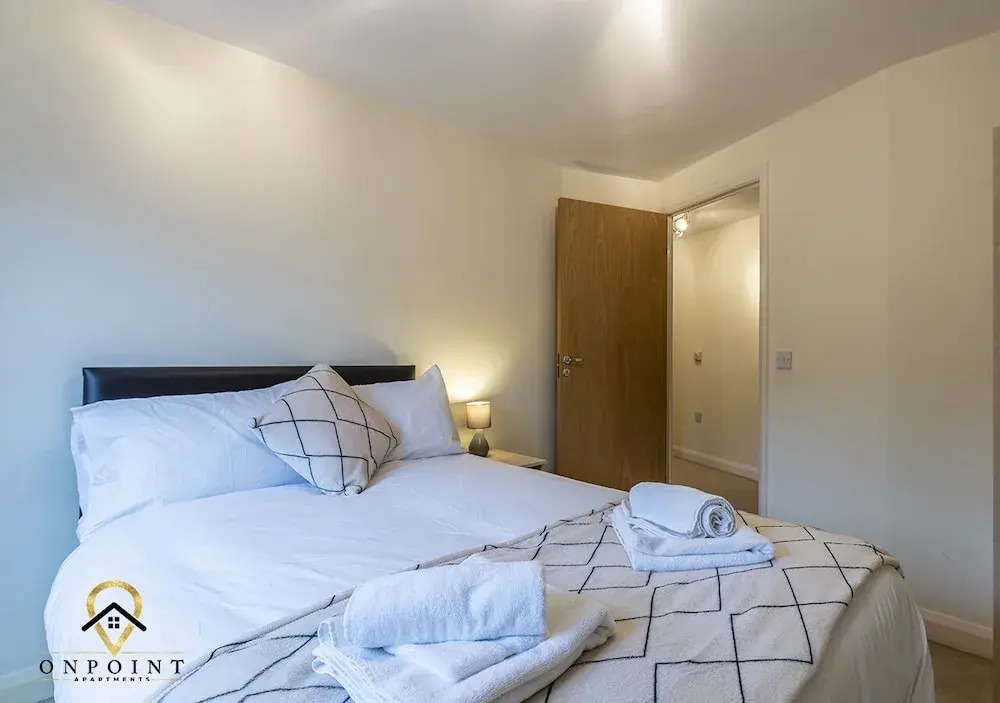 2 Bedroom Apartment in Superb Location