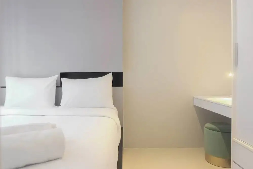 Stylish and Modern 2BR Bassura City Apartment