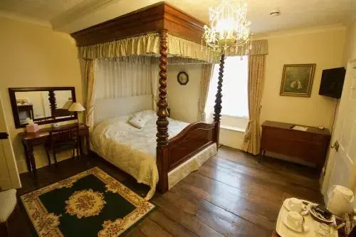 Calcutts House