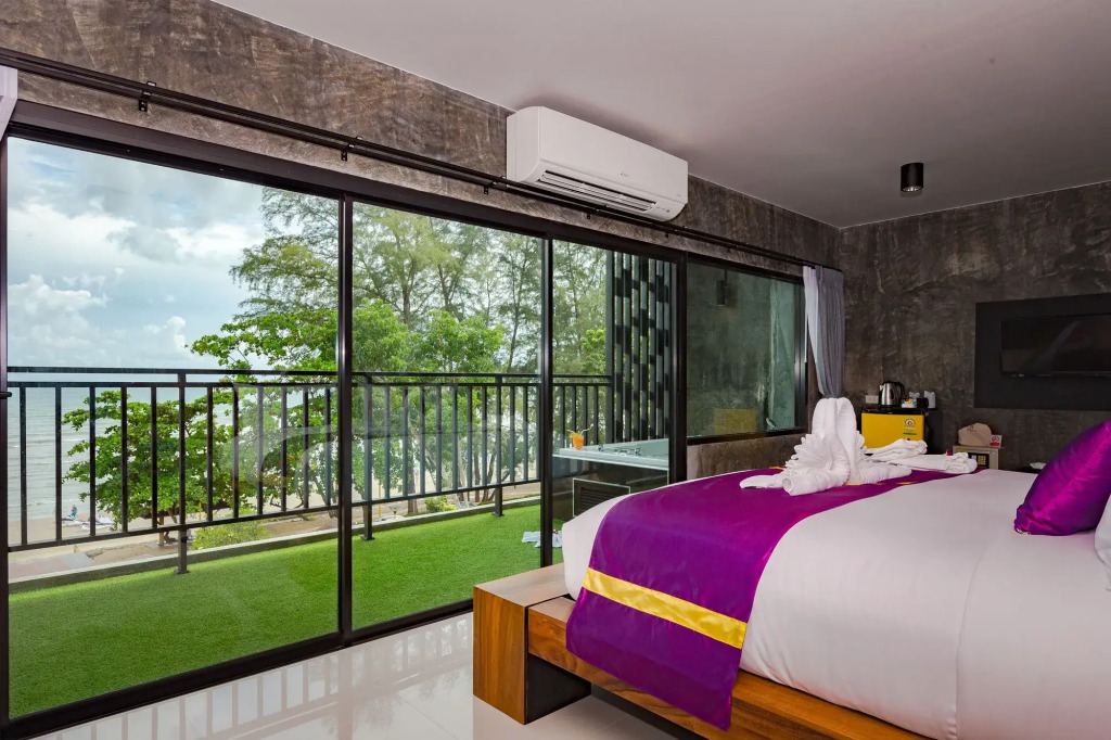 Maneetel Krabi Beachfront-SHA Plus