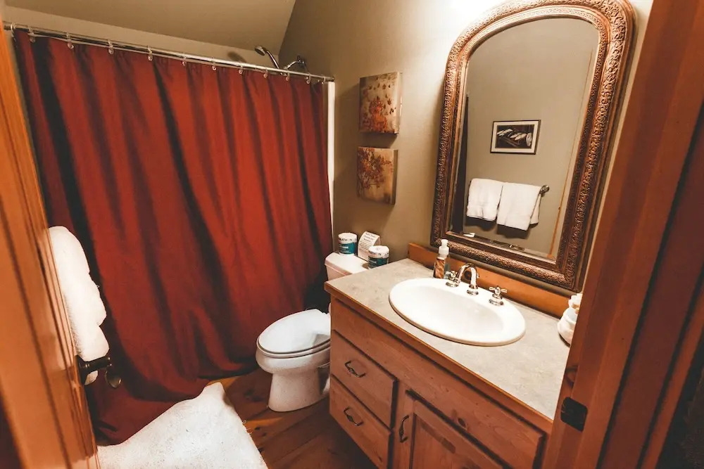 Serenity Pines Lodge in Shugart Flats