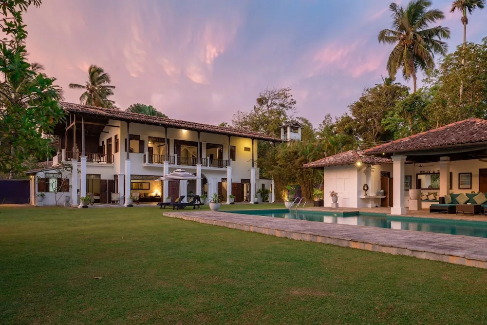 Lovely Lakeside Villa With Large Pool Poolside Dining