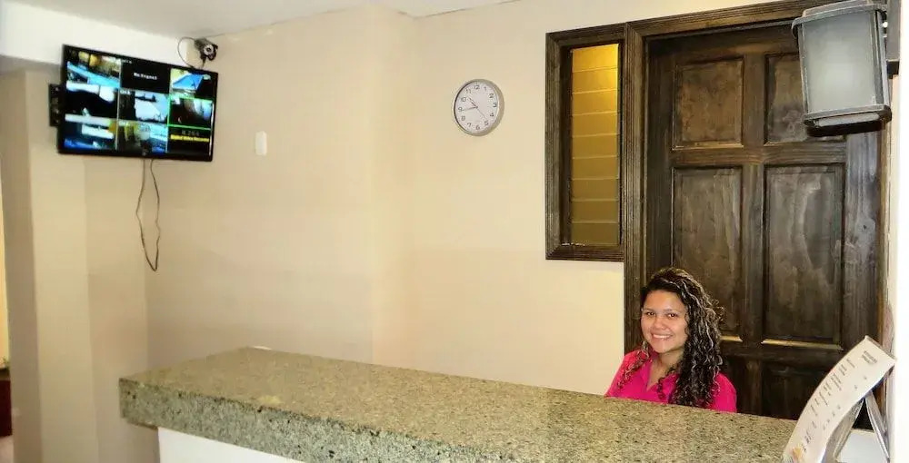Hotel Cabinas Midey