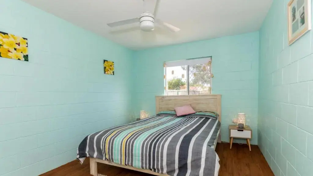 Charm and Comfort in this Ground floor unit with water views! Welsby Pde, Bongaree