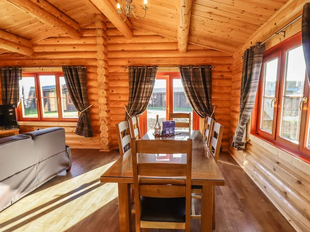 Holly Lodge