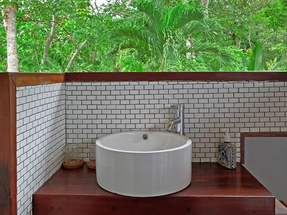 Casa Cayuco Eco-Adventure Lodge