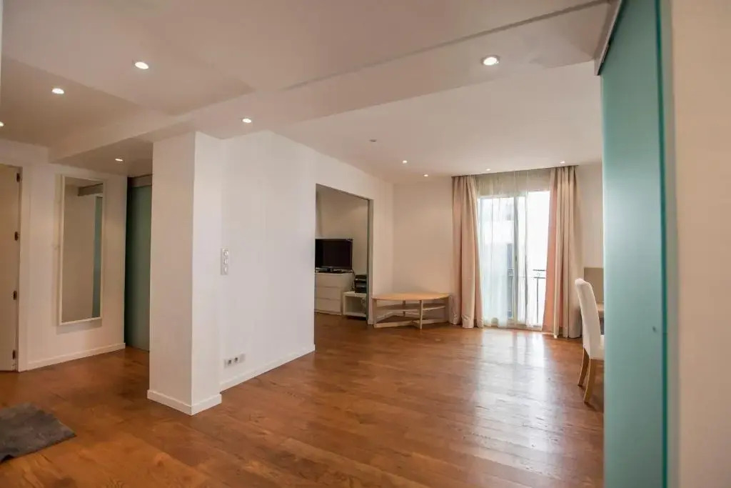 Imperial Apartment by Connexion