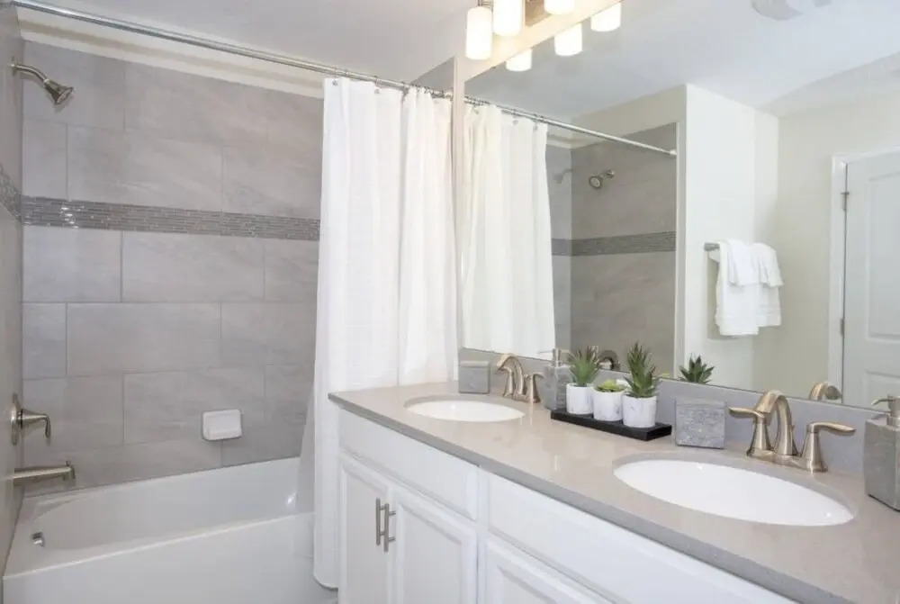 Brand New!4 Bed In Storey Lake Townhome With Pool! 4 Bedroom Townhouse by Redawning