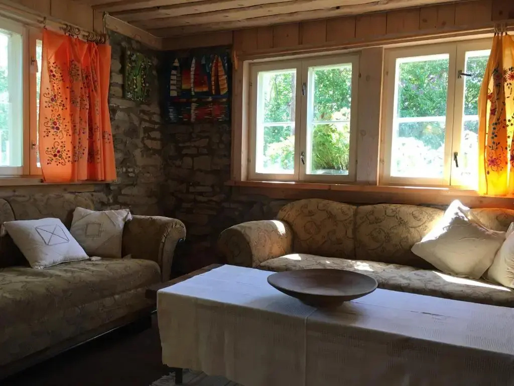 Aavikunurga Guesthouse