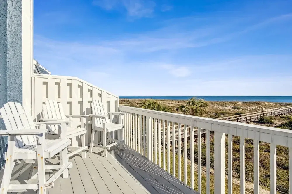 Sunlit Paradise in Amelia Island 3BR Beachfront Home