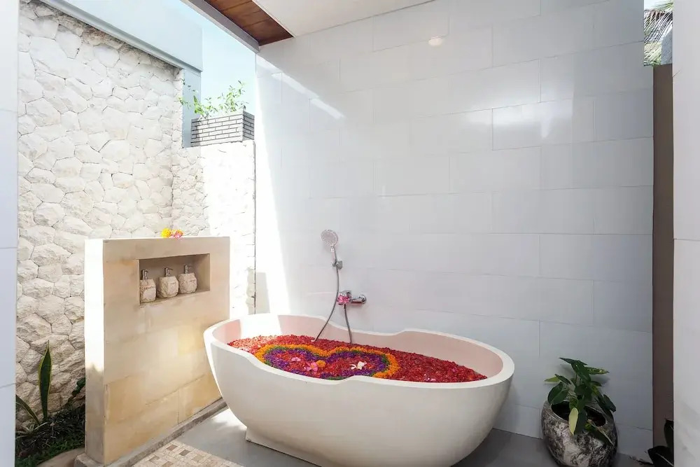 Green Kulu a Romantic Private Villa with Pool