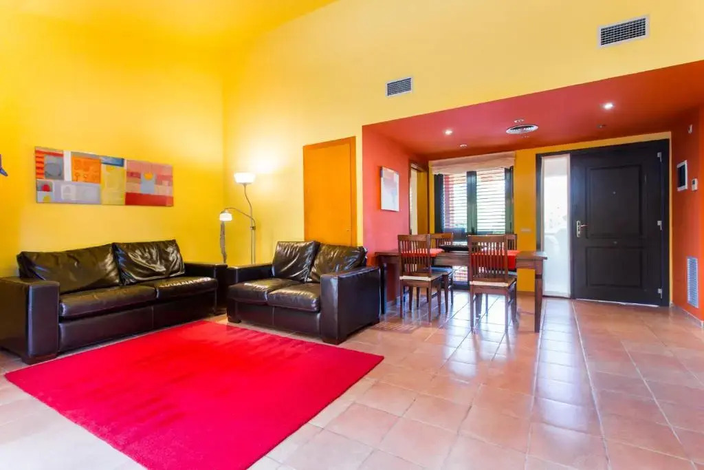 TH43 Golf House