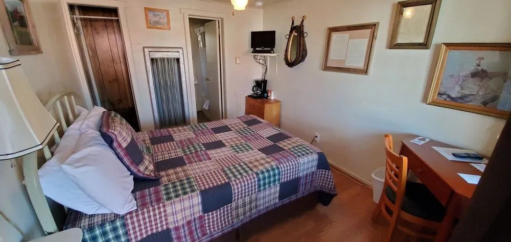 Cimarron Inn & RV Park
