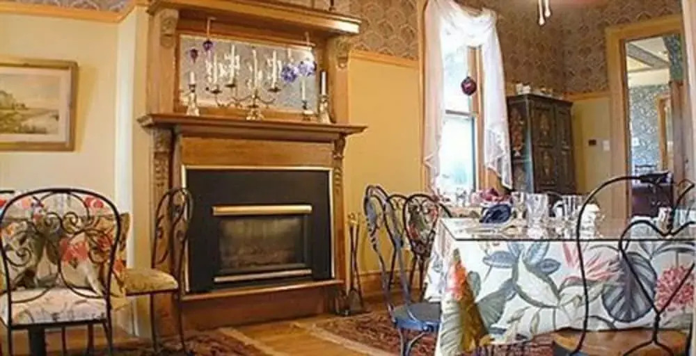 Amethyst Inn