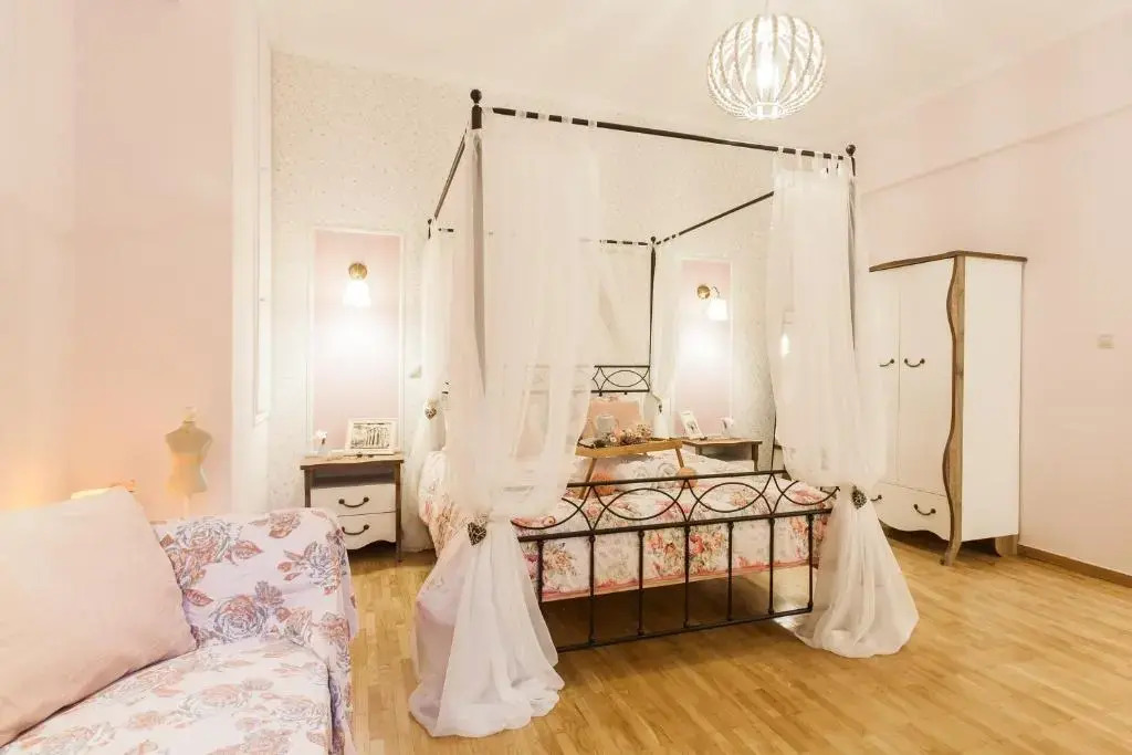 Syntagma private sweet safe double rooms with shared bathroom
