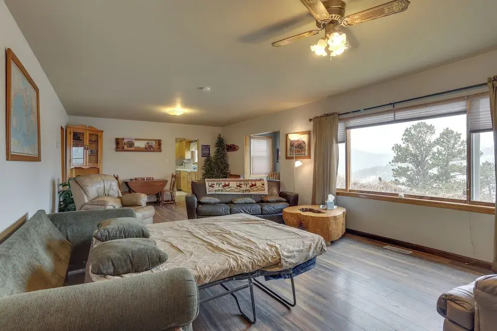 Classic Mountain Home, Half Mi to Main Street