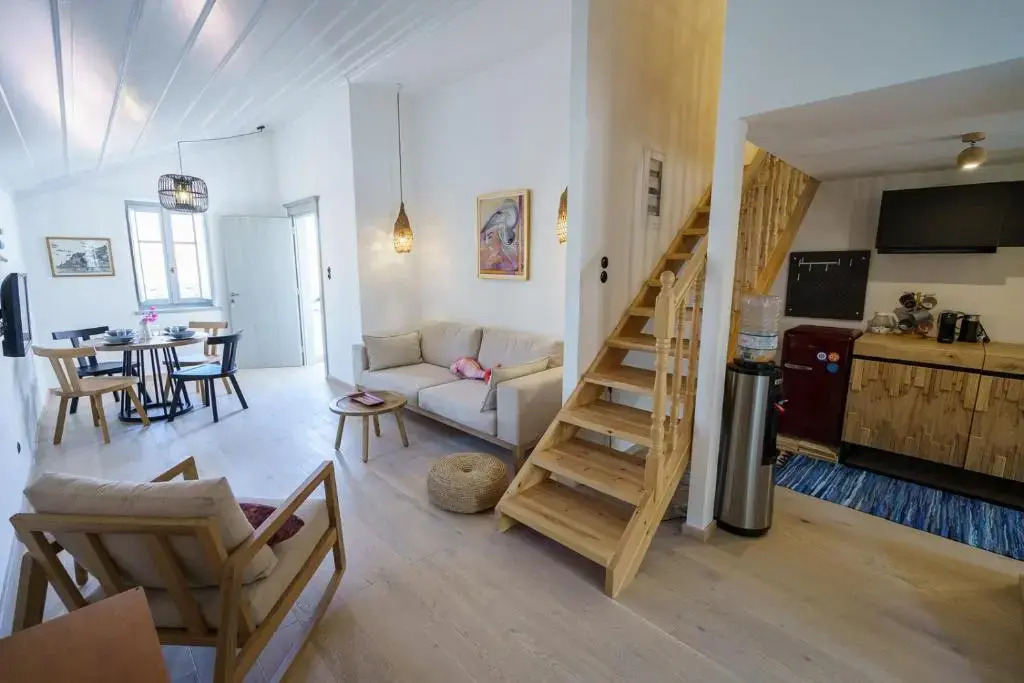 LIVIN HYDRA 2 -Luxury Apartments