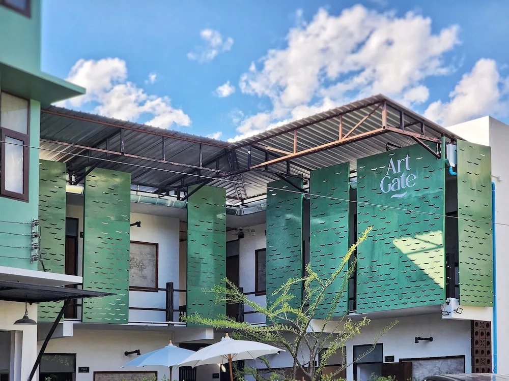 Art Gate Hotel