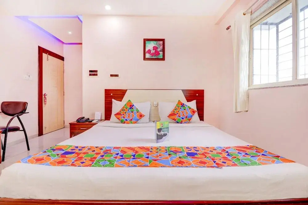 FabHotel Crystal Court Inn