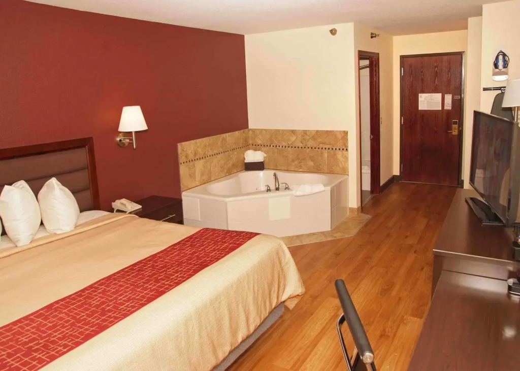 Red Roof Inn Osage Beach - Lake of the Ozarks