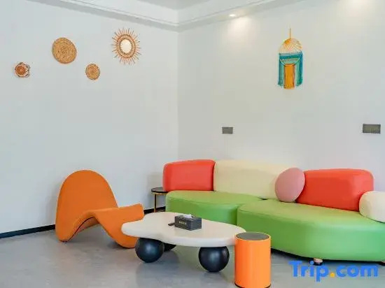Tonglu Ouyuer Suiyuan Homestay (OMG Heartbeat Amusement Park Yaolin Wonderland Branch)