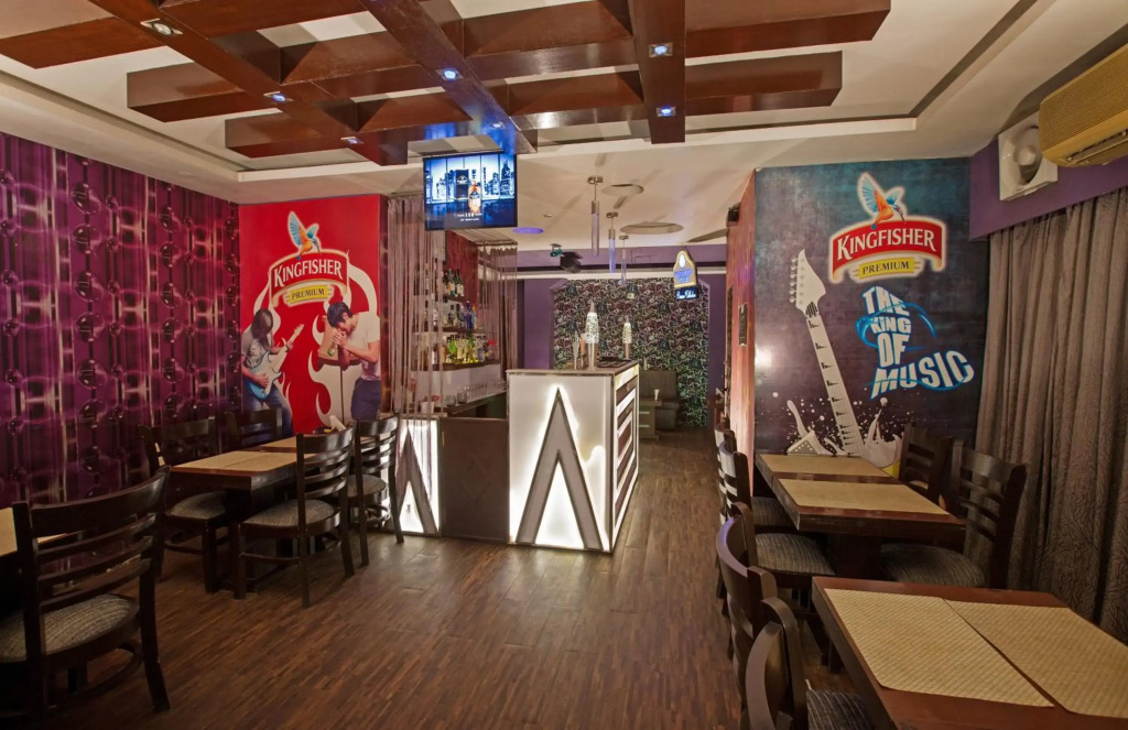 OYO Premium Paltan Bazar