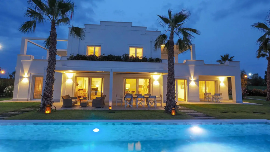 PORTOVERDE BEACH VILLA 12, Emma Villas