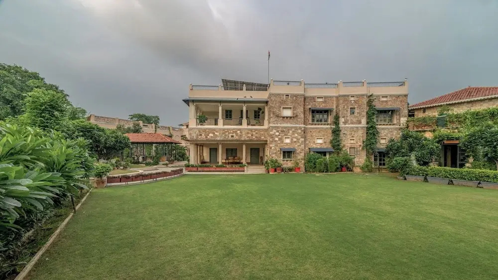 Niravi Jaipur