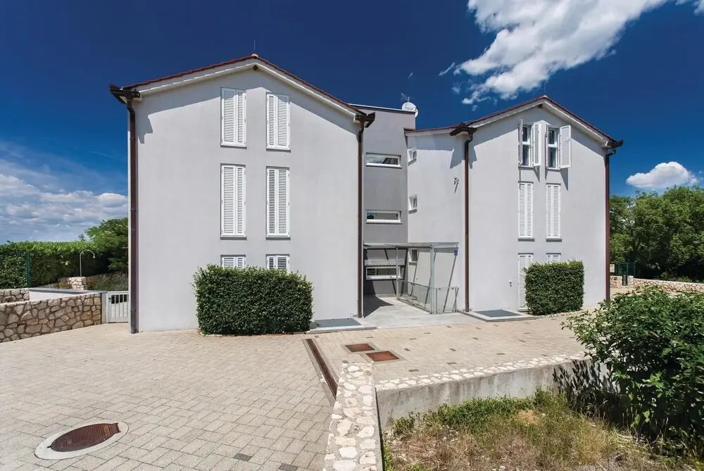 Awesome Home in Malinska With Wifi and 2 Bedrooms