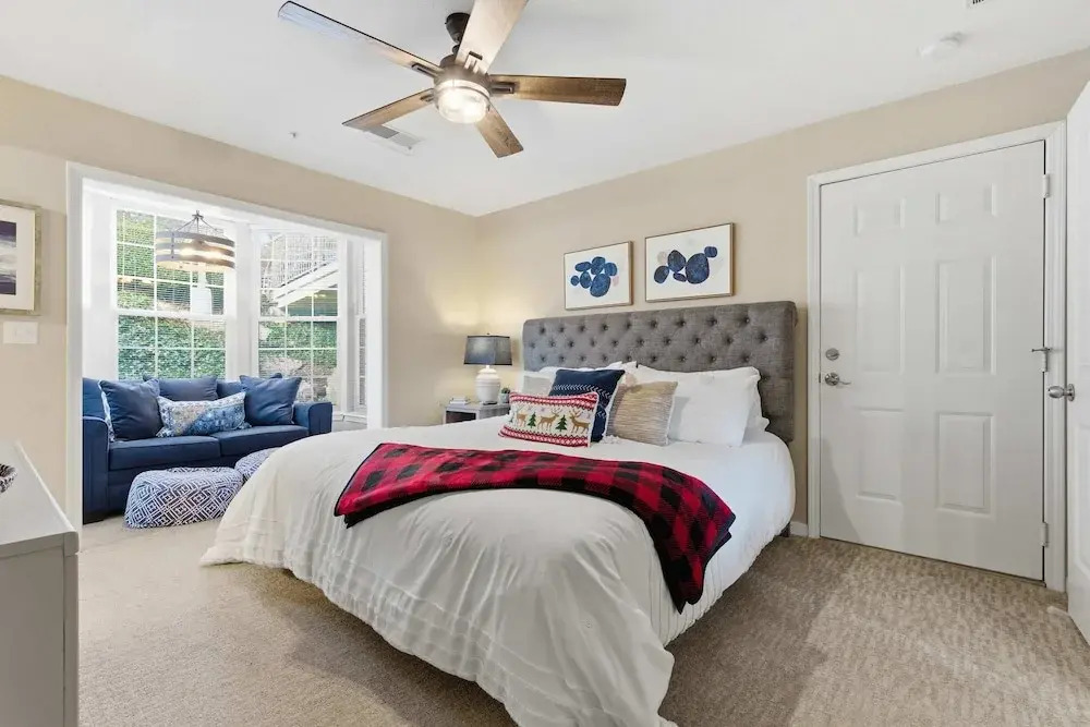 The Ozark Getaway Stay for 6