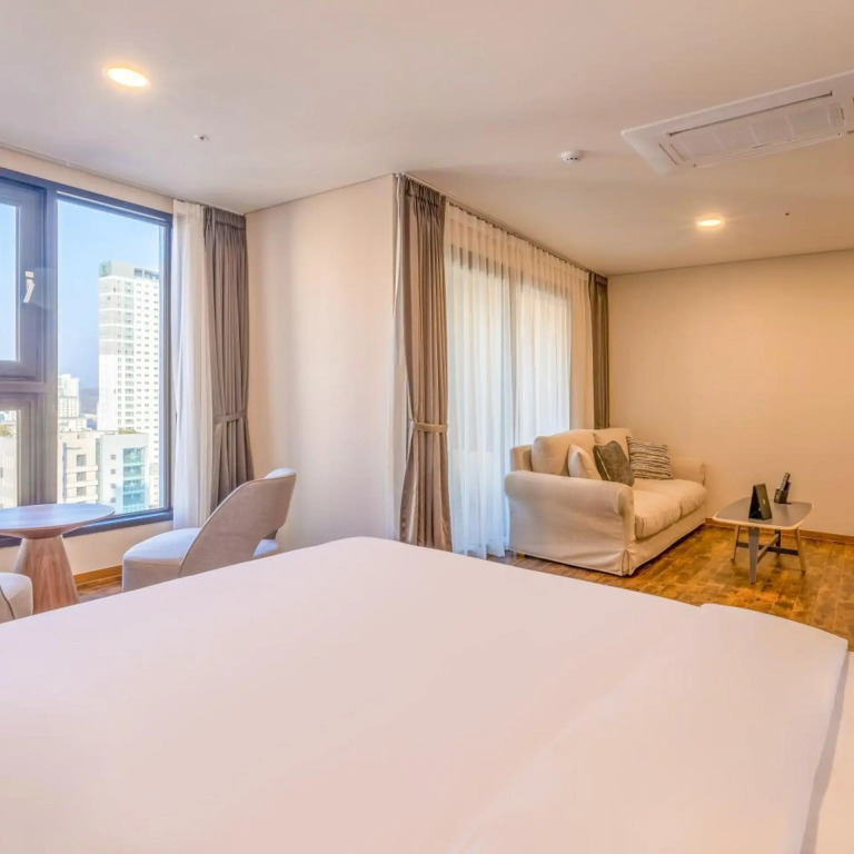 Urban-Est Hotel