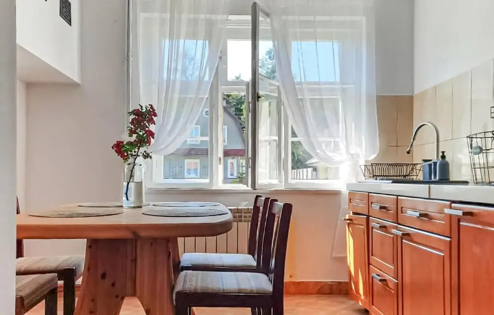 5 Bedroom Awesome Home In Darlówko