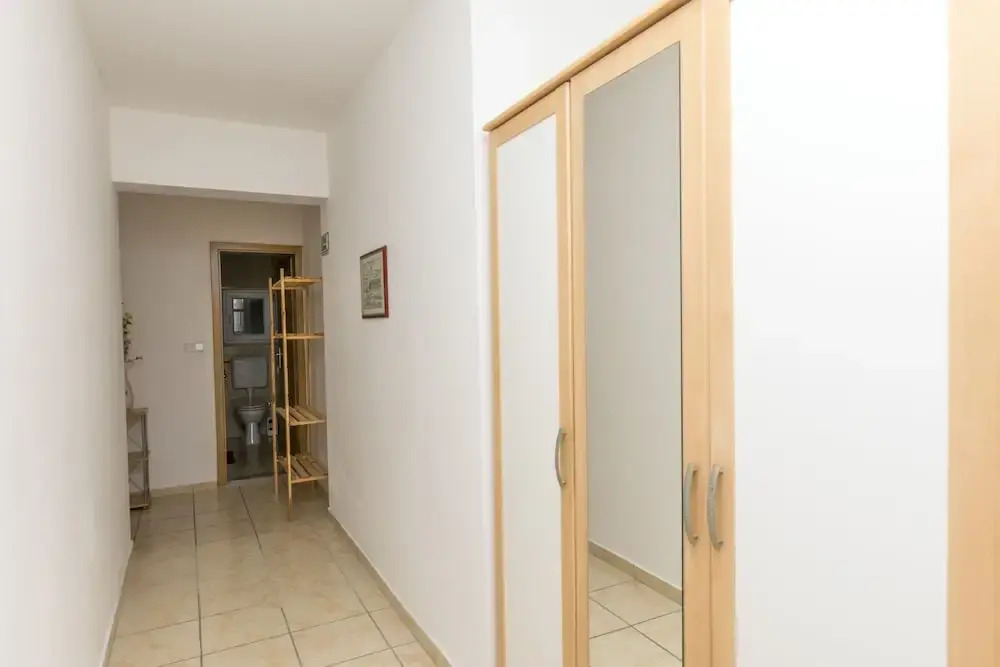 Apartment Mate