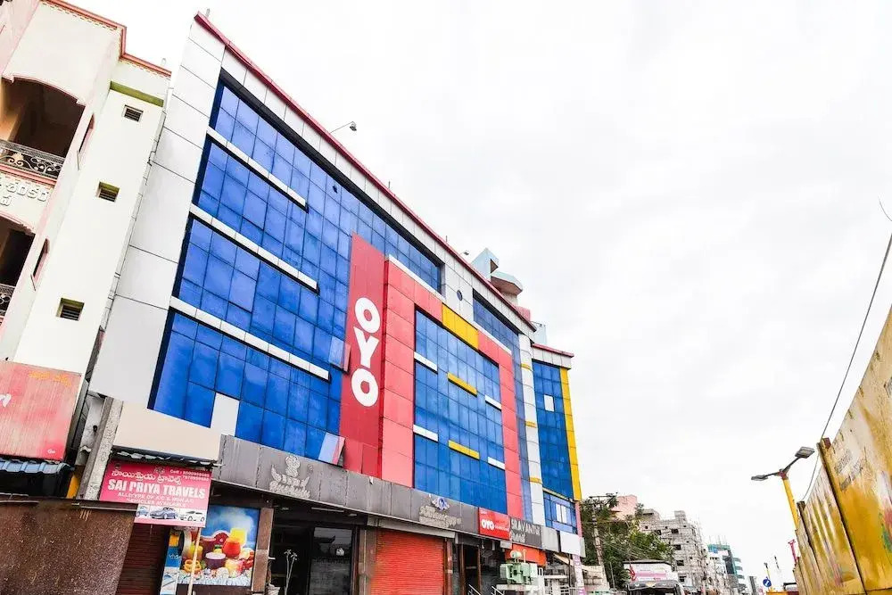 Oyo Flagship 41595 Gayatri Grand