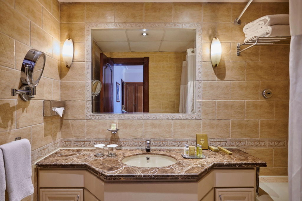 Отель Hilton Cairo Zamalek Residences