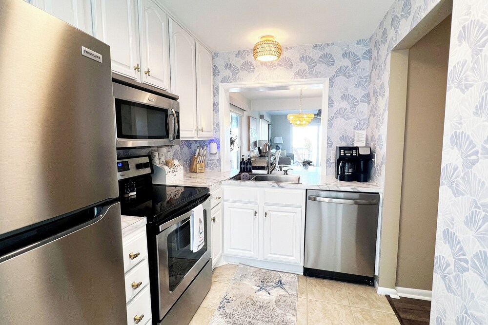 Beachfront Saint Helena Island Condo w/ Amenities!