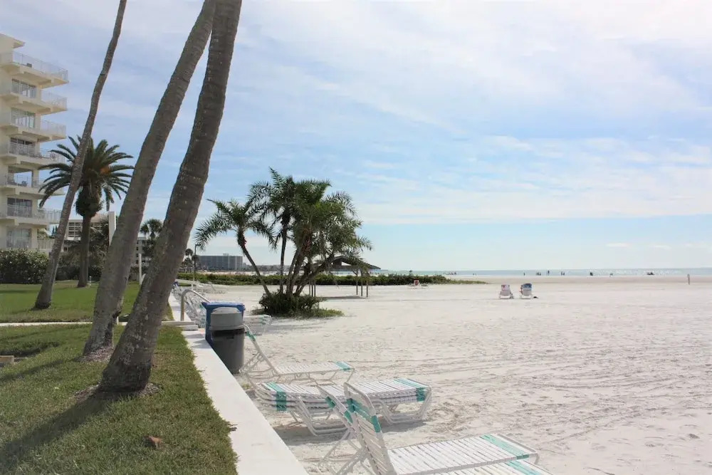 Jamaica Royale 014 - 1 Br Apts