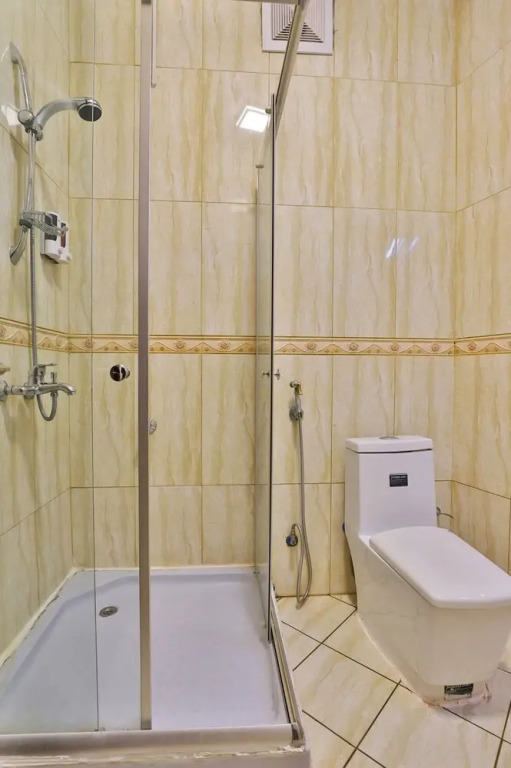 OYO 227 The New Address Hotel