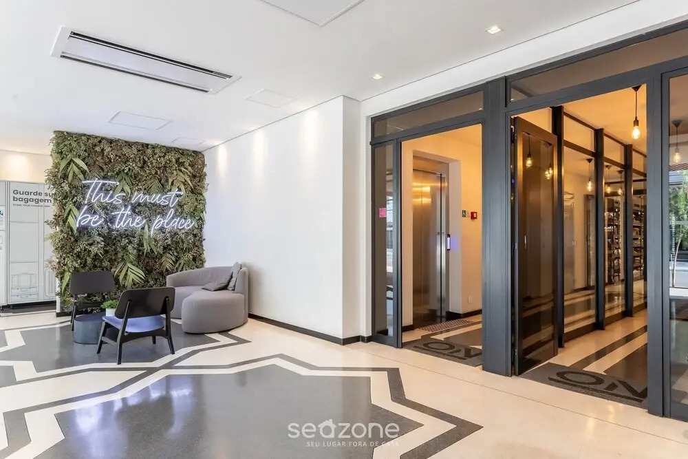Studio 300m From the Indianopolis Metro Ois1003