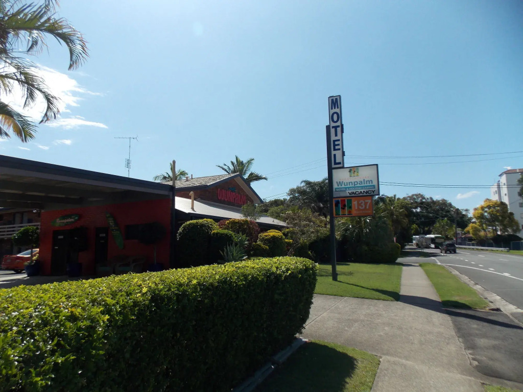 Wunpalm Motel & Cabins - Late check-in available