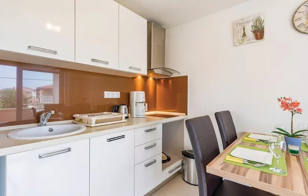 Beautiful Home in Valbandon With Wifi and 4 Bedrooms