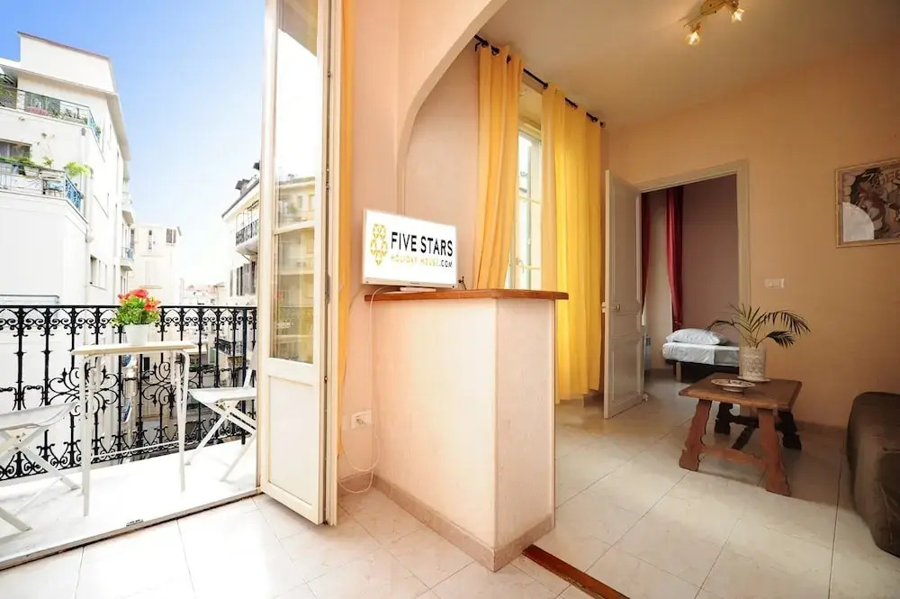 Easy Flat - Five Stars Holiday House