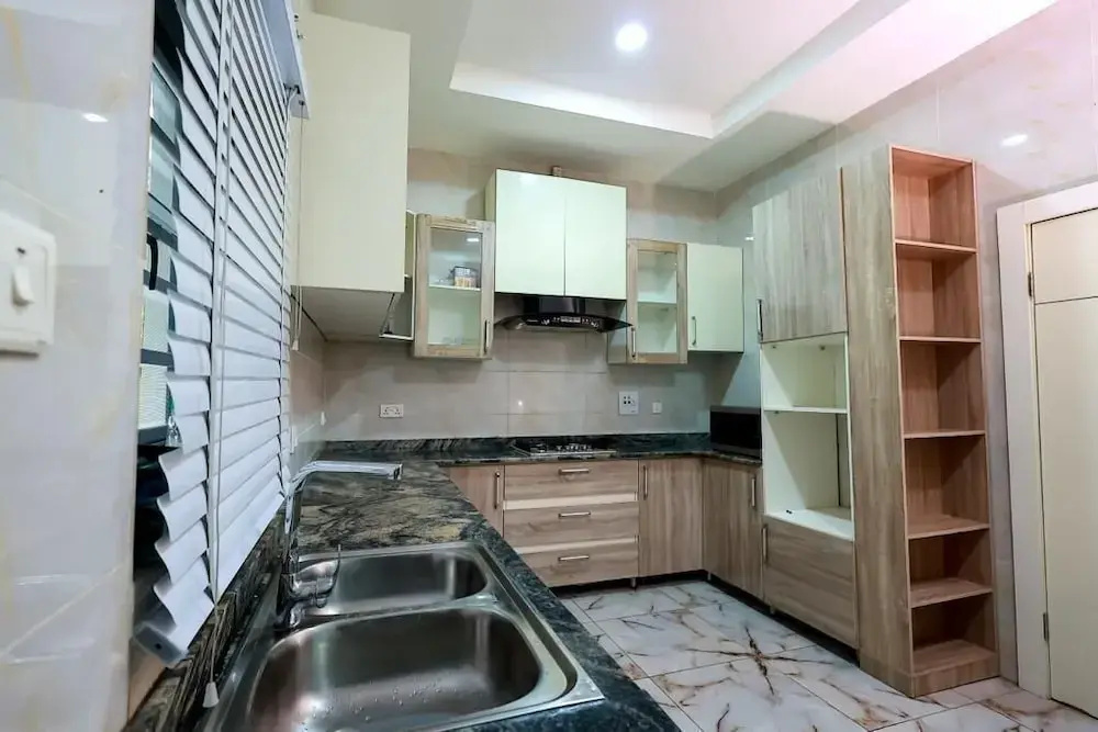 15 Sule Olusesi Rd