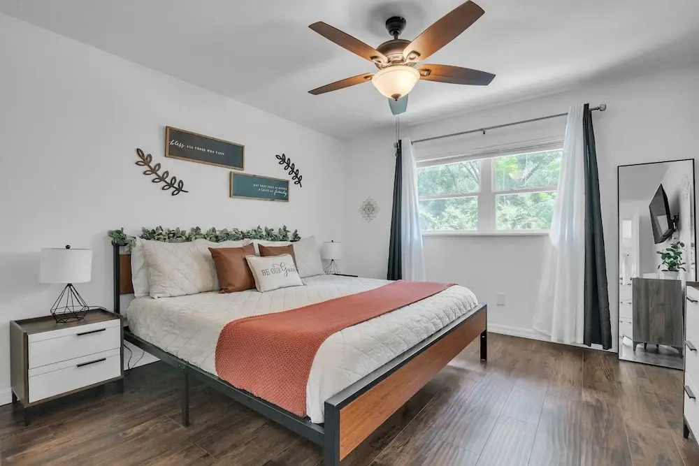 Be Our Guest - Cozy Townhome Near Downtown Ocala 2 Bedroom Townhouse