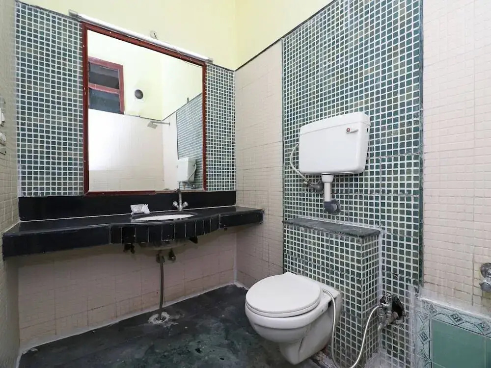 Hotel Grand Melrose by OYO Rooms