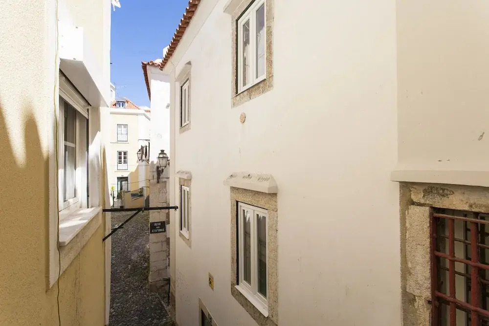 ALTIDO Trendy chic studio in Alfama, 4mins to Santo Estêvão Belvedere viewpoint