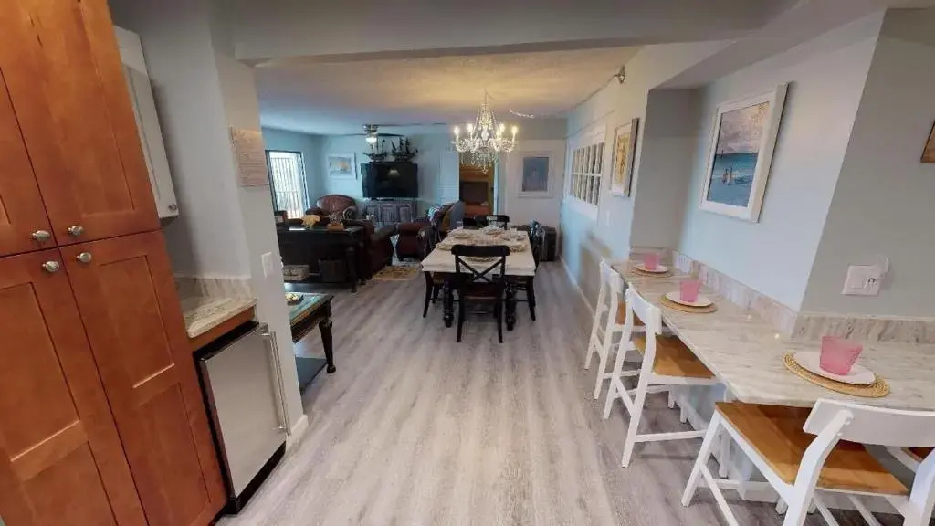 Moondrifter #307 by Nautical Properties