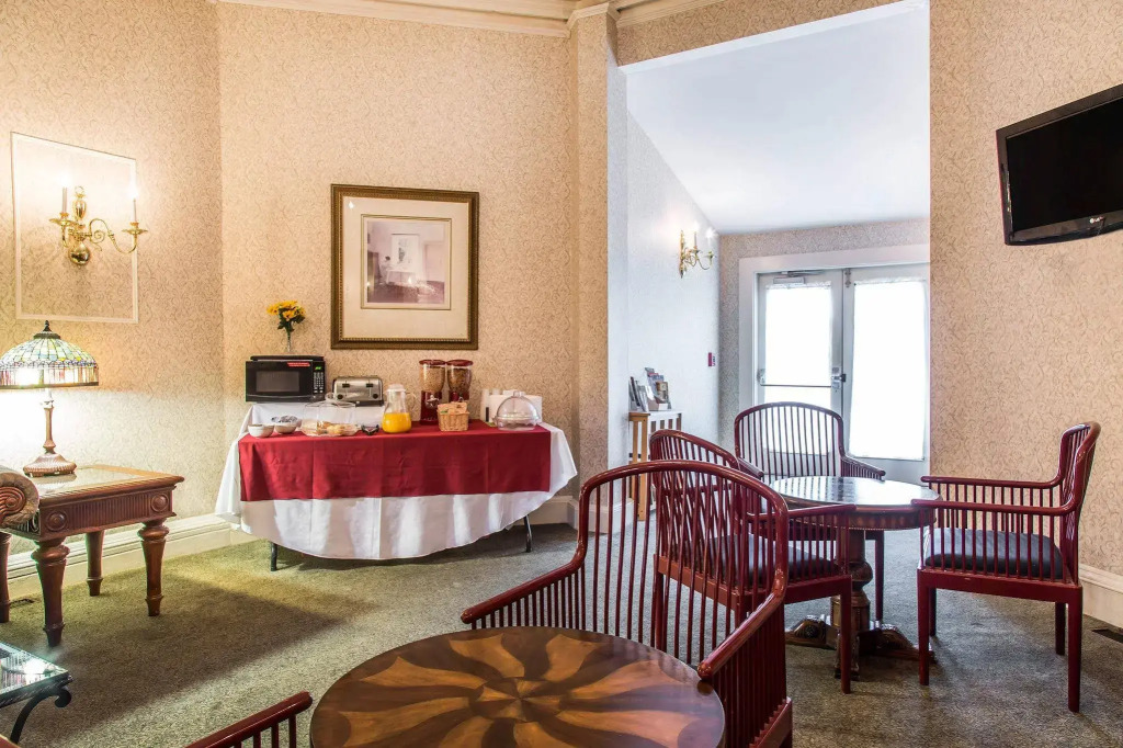 The Carriage House Inn Newport