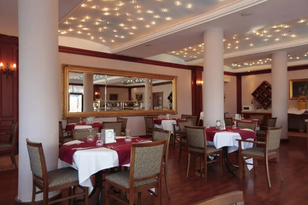 Elementa Boutique Hotel